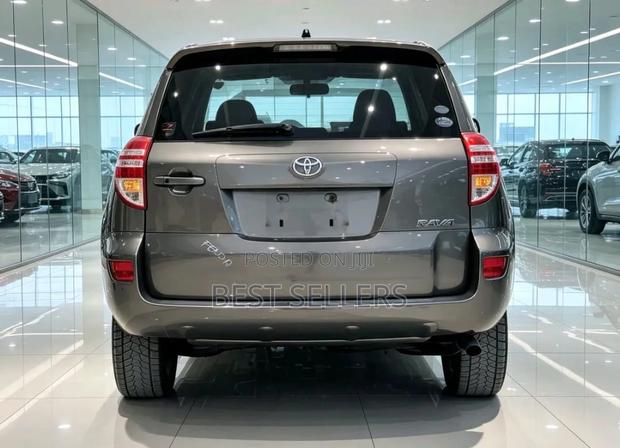 Toyota RAV4 2010 Gray
