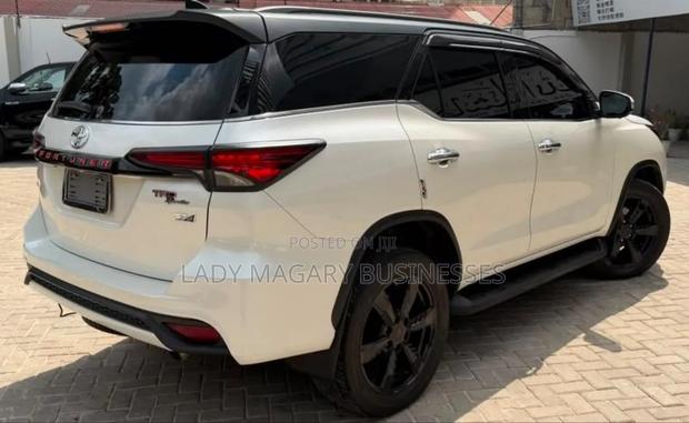 Toyota Fortuner 2.8 D AWD 2017 White