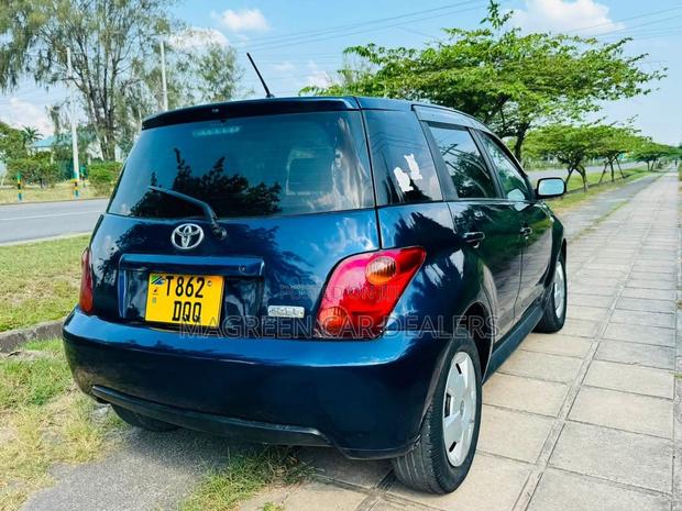Toyota IST 2005 Blue