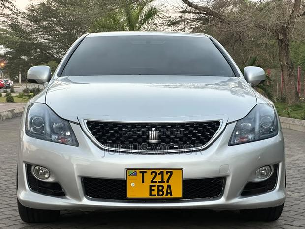 Toyota Crown 2009 Silver
