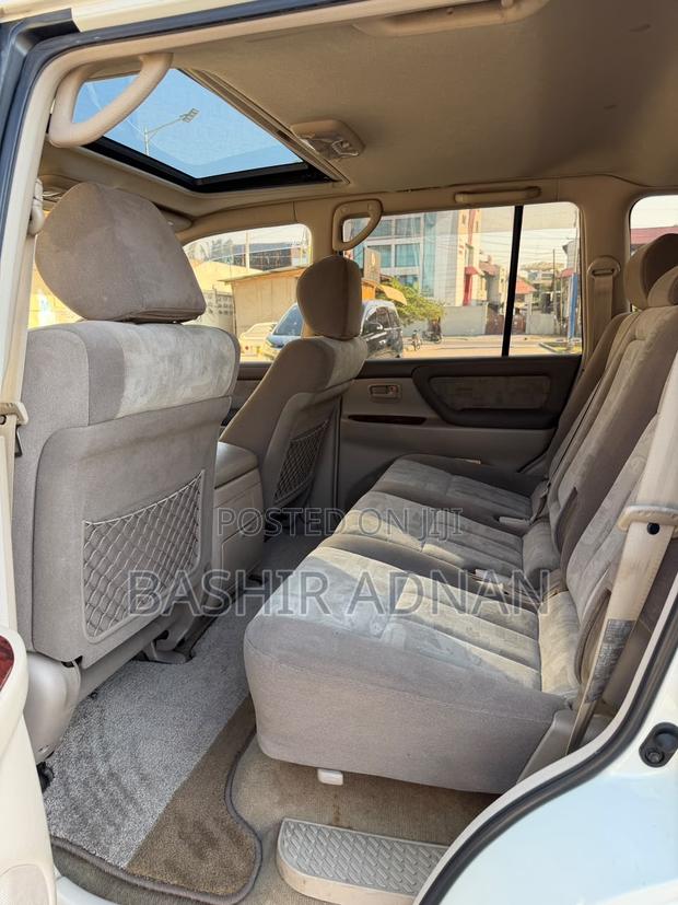 Toyota Land Cruiser HDJ 100 2001 White