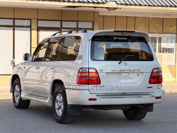 Toyota Land Cruiser HDJ 100 2001 White