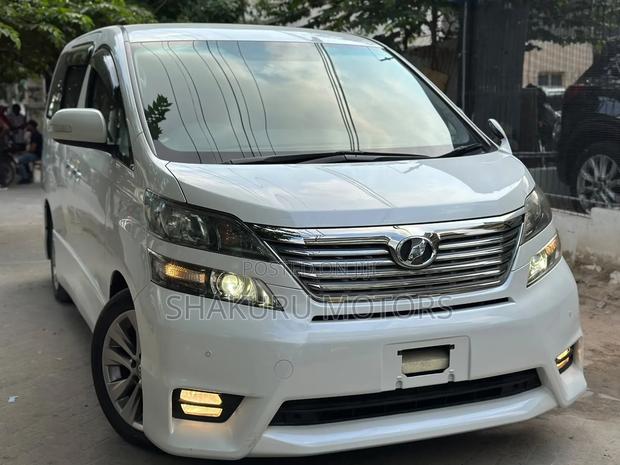 Toyota Vellfire 2009 White
