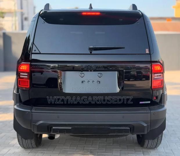 Toyota Land Cruiser Prado 2024 Ivory