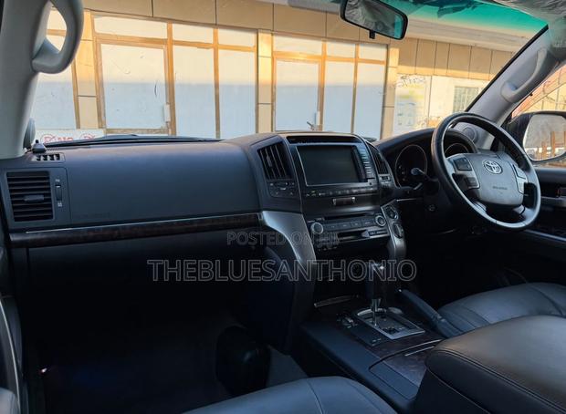 Toyota Land Cruiser 2009 Gold