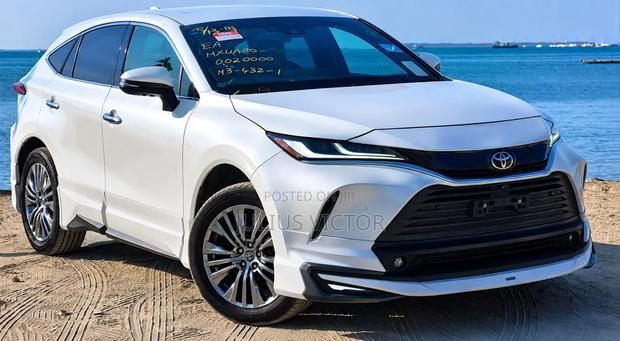 Toyota Harrier 2022 White