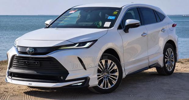 Toyota Harrier 2022 White