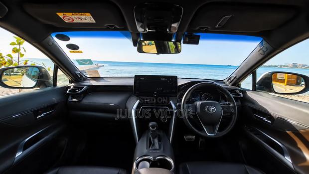 Toyota Harrier 2022 White