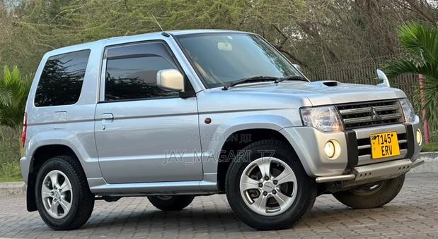Mitsubishi Pajero 2009 Silver