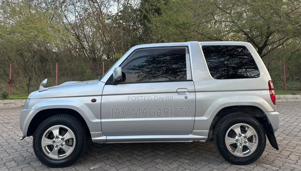 Mitsubishi Pajero 2009 Silver