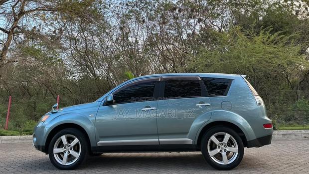 Mitsubishi Outlander 2005 Blue