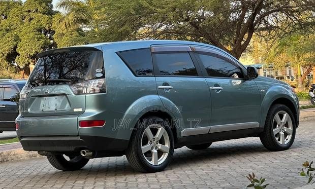 Mitsubishi Outlander 2005 Blue