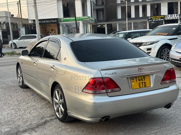 Toyota Crown 2006 Silver