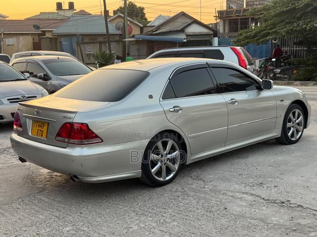 Toyota Crown 2006 Silver