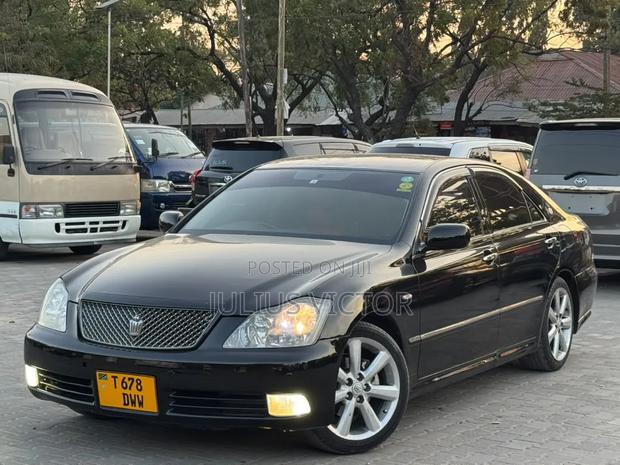 Toyota Crown 2006 Black