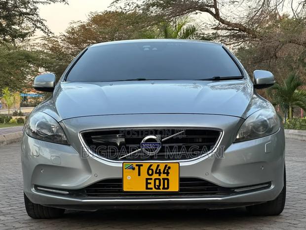 Volvo V40 2013