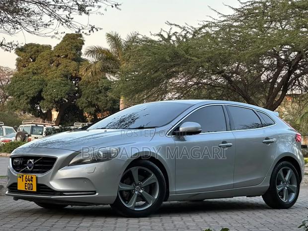 Volvo V40 2013