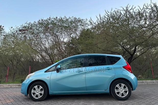 Nissan Note 2012 Blue