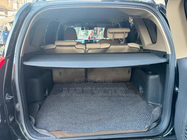 Toyota Vanguard 2010 Black