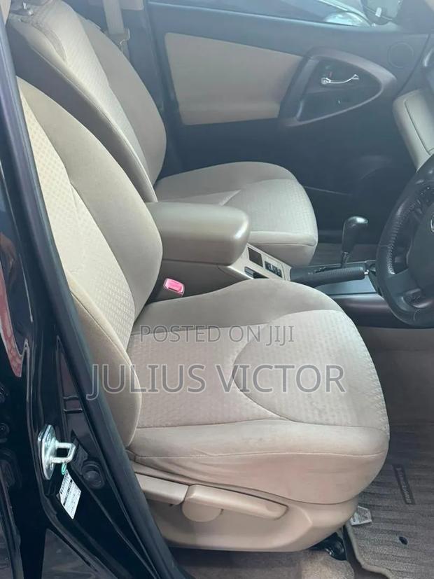 Toyota Vanguard 2010 Black
