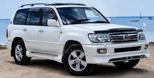 Toyota Land Cruiser 2003 White