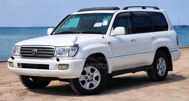 Toyota Land Cruiser 2004 White