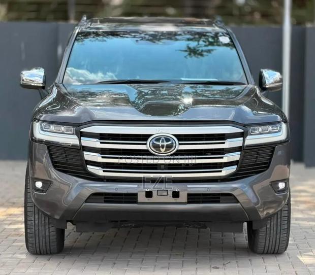 Toyota Land Cruiser 2024 Gray