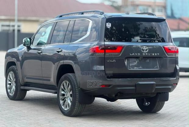 Toyota Land Cruiser 2024 Gray