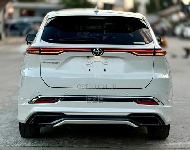 Toyota Harrier 2021 White