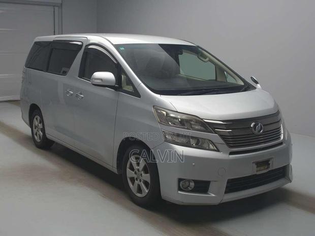 Toyota Vellfire 2012 Silver