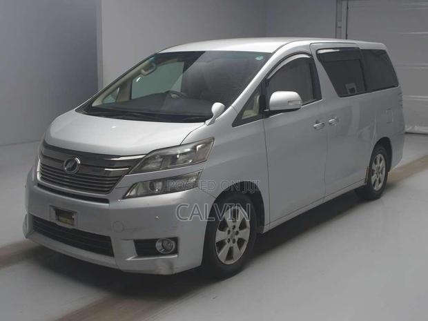 Toyota Vellfire 2012 Silver