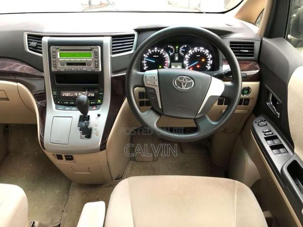 Toyota Vellfire 2012 Silver