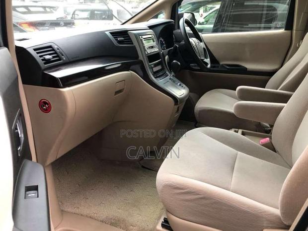 Toyota Vellfire 2012 Silver