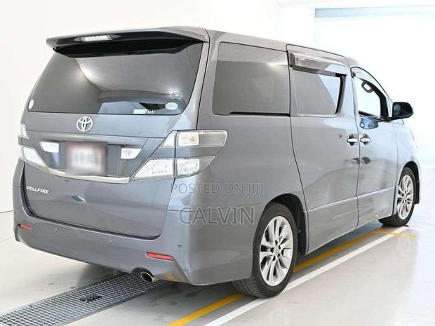Toyota Vellfire 2010 Gray