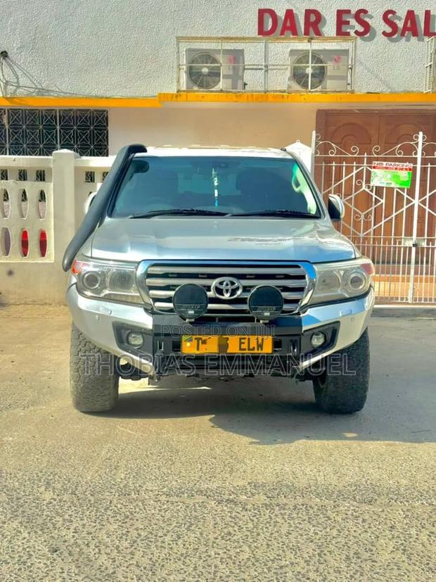 Toyota Land Cruiser 2018 Silver