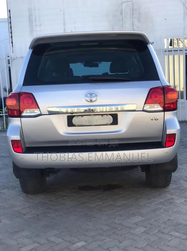 Toyota Land Cruiser 2018 Silver