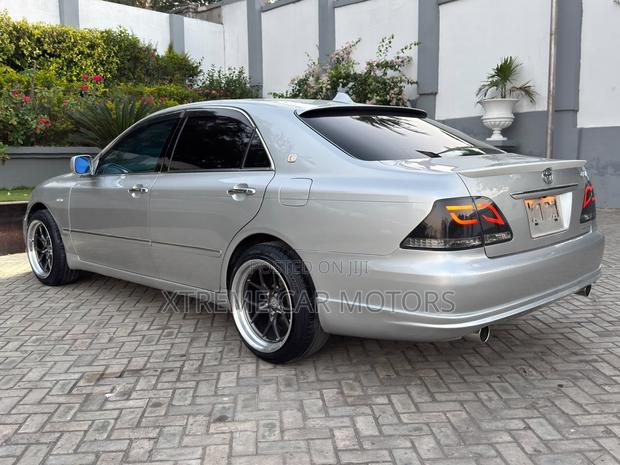 Toyota Crown Royale 2005 Silver