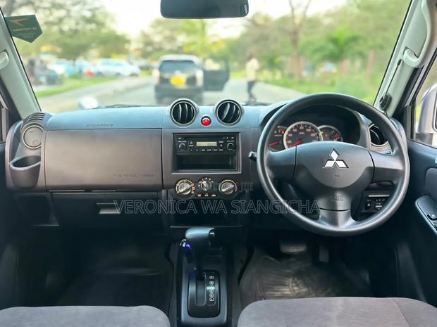 Mitsubishi Pajero 2009 Silver