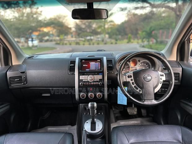 Nissan X-Trail 2010 Gold