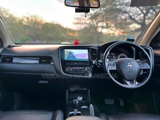 Mitsubishi Outlander 2015 Silver