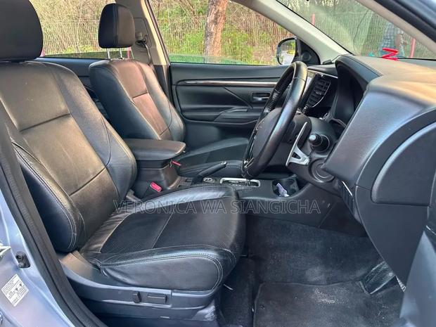 Mitsubishi Outlander 2015 Silver