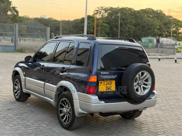 Suzuki Escudo 1995 Blue