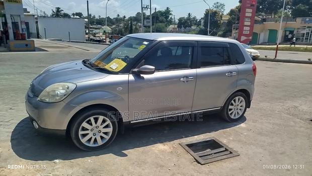 Mazda Verisa 2010 Silver