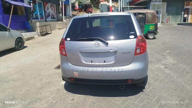 Mazda Verisa 2010 Silver