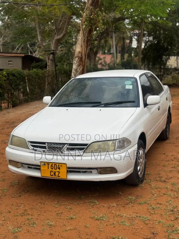 Toyota Carina 2000 White
