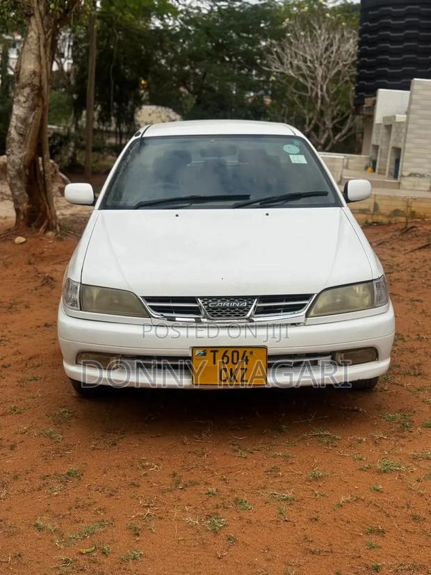 Toyota Carina 2000 White