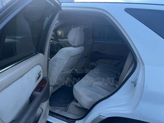 Toyota Harrier 2002 White