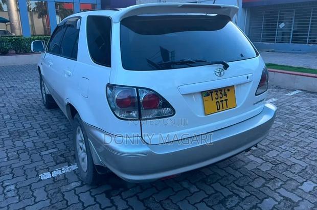 Toyota Harrier 2002 White