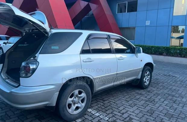 Toyota Harrier 2002 White