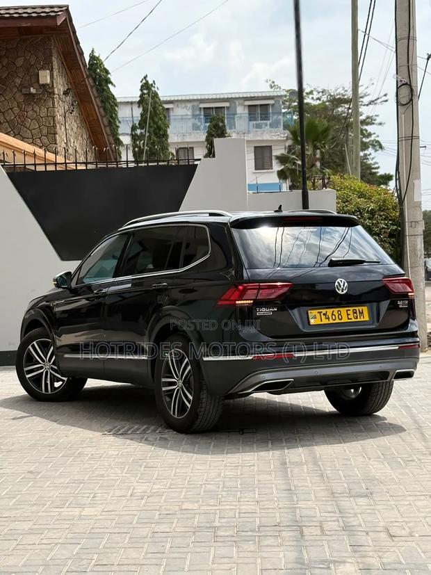 Volkswagen Tiguan 2019 Black